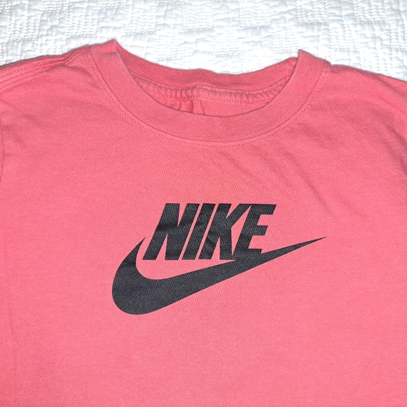Nike Youth Tshirt Size Small - Picture 2 of 3